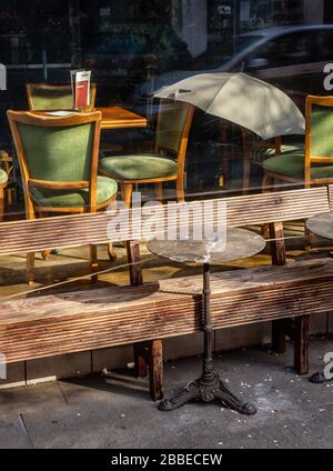 27.03.2020, Essen, région de la Ruhr, Rhénanie-du-Nord-Westphalie, Allemagne - Coronakree, magasins et restaurants fermés sur Ruettenscheider Strasse, ici le café ZW Banque D'Images