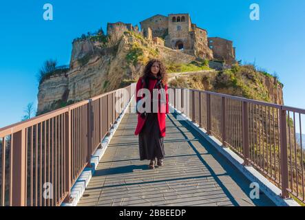 Civita di Bagnororigio (Viterbo, Latium) - le célèbre ancien village sur la colline entre les badlands, dans la région du Latium, en Italie centrale Banque D'Images