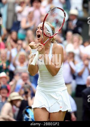 La Sabine Lisicki en Allemagne célèbre avoir battu Serena Williams aux États-Unis Banque D'Images