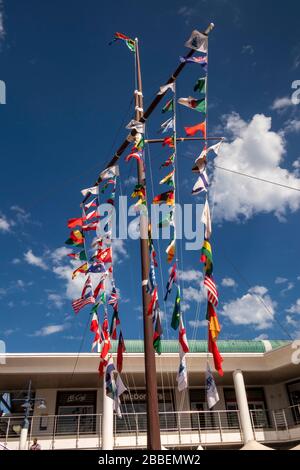 Afrique du Sud, Cap occidental, Cap, Victoria et Alfred Waterfront, des drapeaux de signalisation maritime s'affichent Banque D'Images