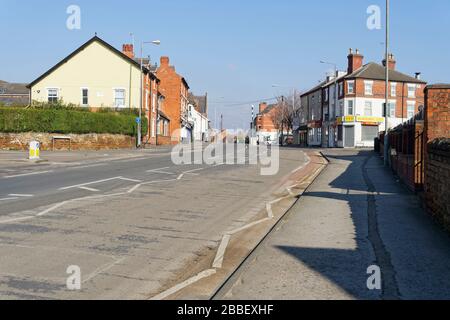 Hucknall, Notinghamshire - 27 mars 2020: Sur tout autre vendredi, ces rues seraient pleines de personnes et de voitures Banque D'Images