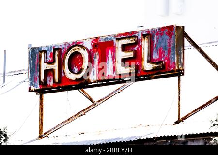 Panneau Rusty Hotel Banque D'Images