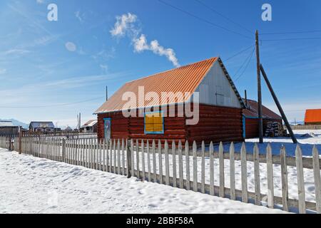 RENCHINLKHUMBE, MONGOLIE, 3 mars 2020 : Renchinlkhumbe est un village de la fin du monde, l'un des plus au nord et isolé de la Mongolie. Banque D'Images