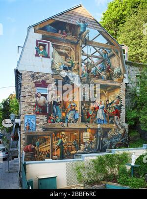 Trompe-l'oeil murale intitulée 'Fresque du petit-Champlain' au 102 rue du petit-Champlain du quartier du petit-Champlain, Basse-ville, Vieux-Québec, province de Québec, Canada. Conception par Murale Creation. Banque D'Images