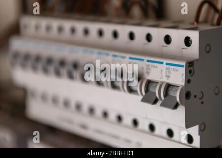 nouveau système automatisé d'alimentation et de distribution électrique. Boîtiers électriques avec équipement haute tension. Le système d'alimentation électrique TH Banque D'Images