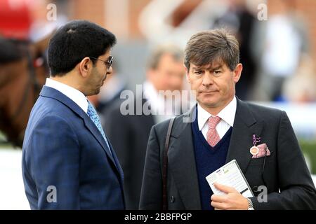 (De gauche à droite) entraîneur Saeed bin Suroor et Godolphin Racing Manager Simon Crisford Banque D'Images