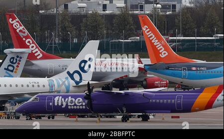Birmingham, West Midlands, Royaume-Uni. 31 mars 2020. Les avions sont assis sur le tarmac à l'aéroport de Birmingham pendant le verrouillage de la pandémie de Coronavirus. Credit Darren Staples/Alay Live News. Banque D'Images