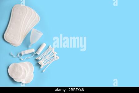 Accessoires d'hygiène féminine. Concept d'hygiène féminine pendant la menstruation. Banque D'Images
