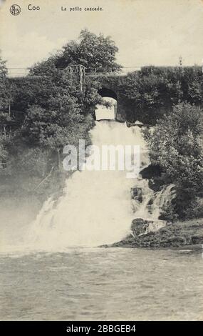 Carte postale de 1918 montrant une petite cascade de cascades de Coo, sur la rivière Amblève près de Stavelot, une destination touristique en Belgique Banque D'Images