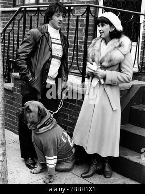 Photo de Sylvester Stallone et Talia Shire sur l'ensemble de Rocky II à Philadelphie, PA en 1978. Crédit: Scott Weiner / MediaPunch Banque D'Images