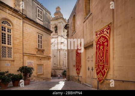 Malte, Birgu : Oratoire de la Sainte-Croix à droite, Oratoire Saint-Joseph à gauche et église Saint-Laurent en face Banque D'Images