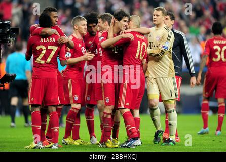 Les joueurs du Bayern Munich célèbrent la victoire après le match Banque D'Images