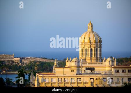 Le Musée de la Révolution, anciennement le Palais présidentiel, la Havane Vieja, Cuba Banque D'Images
