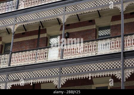 Balcons sur Ann Street, Brisbane, Queensland, Australie Banque D'Images