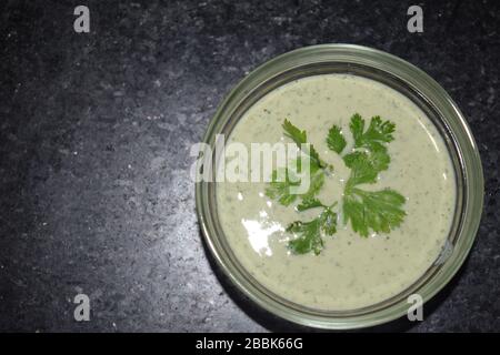 Maison fait min sauce avec espace pour ajouter du texte Banque D'Images