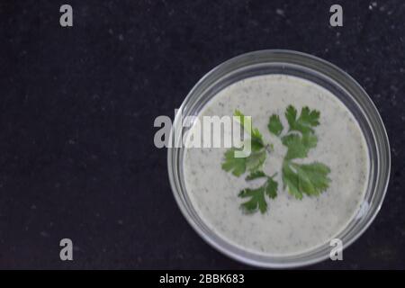 Maison fait min sauce avec espace pour ajouter du texte Banque D'Images