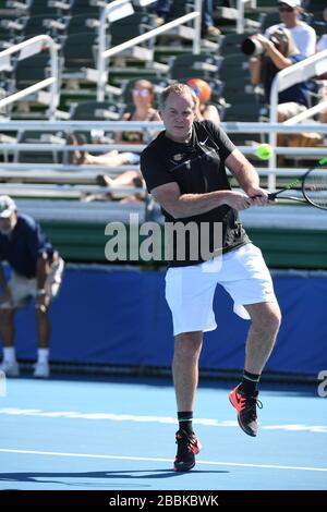 DELRAY BEACH, FL - NOVEMBRE 05: Patrick McEnroe participe au 28 annuel Chris Evert/Raymond James Pro-Celebrity tennis Classic au Delray Beach tennis Center le 5 novembre 2017 à Delray Beach, en Floride personnes: Patrick McEnroe Banque D'Images
