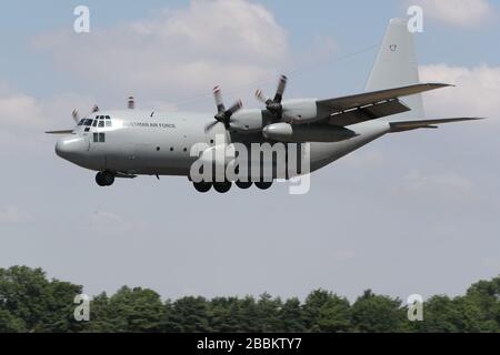 Lockheed Martin Hercules C-130 J de l'armée de l'air autrichienne atterrissant au Royal International Air Tattoo RIAT 2018 à RAF Fairford, Gloucestershire, Royaume-Uni Banque D'Images