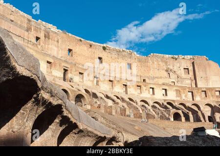 Rome Italie 04 octobre 2019 l'ancien Colisée romain est l'une des principales attractions touristiques d'Europe. Banque D'Images