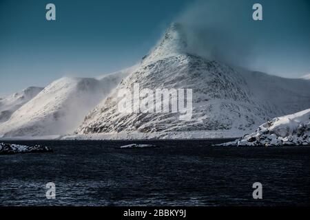 Paysage d'hiver à Havøysund, Norvège. Banque D'Images