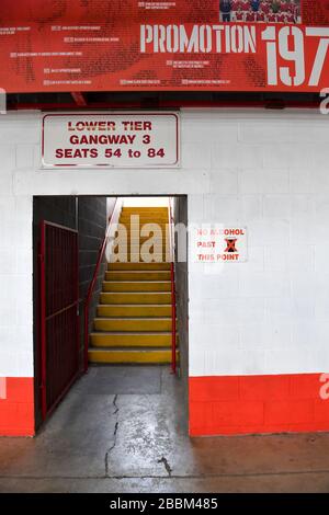 Vue générale de la signalisation à Oakwell Banque D'Images