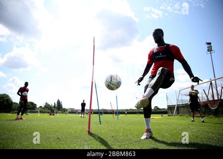 Charlton Athletic Mouhamadou-Naby Sarr pendant l'entraînement Banque D'Images