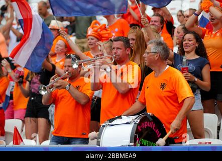 Les fans des Pays-Bas sont en avance sur le match Banque D'Images