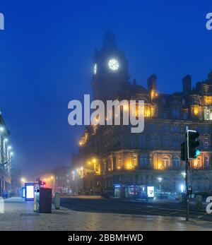 Scène dans la capitale écossaise d'Edimbourg - rues vides pendant l'épidémie de Covid-19. Banque D'Images