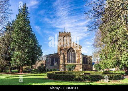 Église Saint-Laurent et cimetière de Towcester, Northamptonshire, Angleterre Banque D'Images