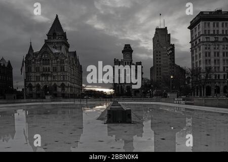 Clinton Square à Syracuse, NY, un matin couvert Banque D'Images