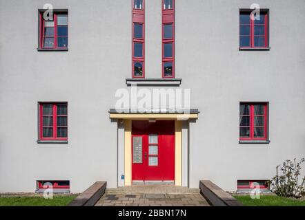 Celle, Wohnsiedlung Italienischer Garten von Otto Haesler, 1925 fertiggestellt, Sechsfamilienhaus, Straßenseite mit Eingang Banque D'Images