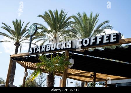 Palma de Majorque, Espagne - 19 septembre 2017. Étiquette café Starbucks. Starbucks Coffee est une chaîne américaine de cafés, fondée à Seattle. Banque D'Images