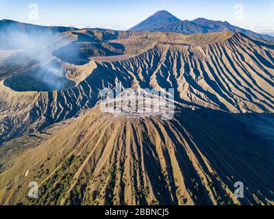 Volcan du mont Ijen en Indonésie tôt le matin Banque D'Images