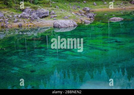 Karersee (Lago di Carezza), Tyrol du Sud Banque D'Images