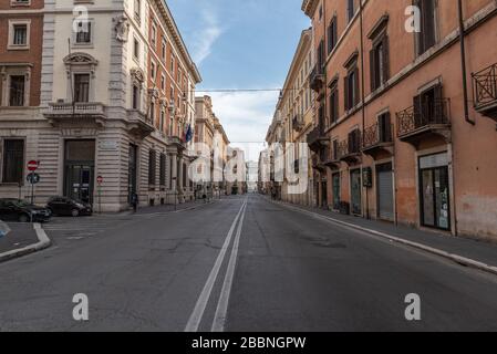 La via del Corso est une rue principale du centre historique de Rome, Lazio, Italie, Europe Banque D'Images