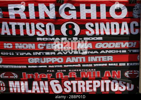 Foulards des supporters du club de football de Milan, stade San Siro, Milan, Lombardie, Italie Banque D'Images