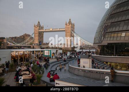 GLA Greater London Authority Helmet Tower Bridge River Thames Riverside Summer by the River Bar Sir Horace Jones Tower Bridge London, Banque D'Images