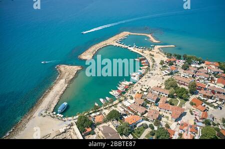 vue sur le lagon de la mer près du village Banque D'Images