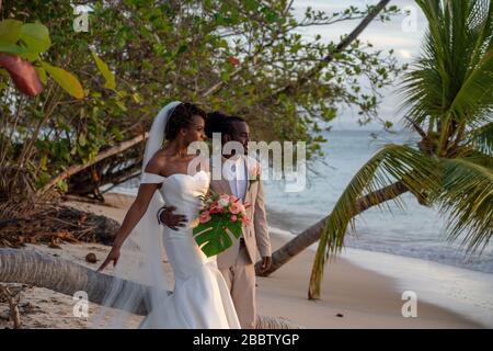 Mariage sur la plage de Tobago Pigeon point Banque D'Images