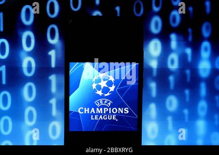 Inde. 1 avril 2020. Dans cette photo, un logo de la ligue de football de l'Union européenne (UEFA) est affiché sur un smartphone. Crédit: Avishek Das/SOPA Images/ZUMA Wire/Alay Live News Banque D'Images