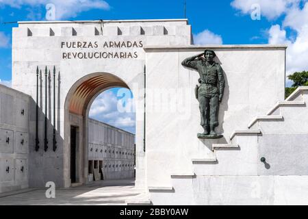 Monument aux héros de la Révolution, cimetière Nécropolis Cristobal Colon, la Havane Banque D'Images