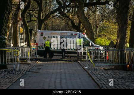 L'hôpital Purse makeshift de Samaritan commence à raviver ses premiers patients dans Central Park. Banque D'Images