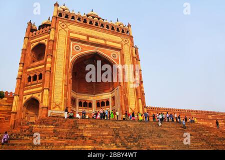 Buland Darwasa (Porte de la Victoire) menant à Jama Masjid de Fatehpur Sikri, Uttar Pradesh, Inde. C'est la plus haute passerelle dans le monde et est un exemple Banque D'Images