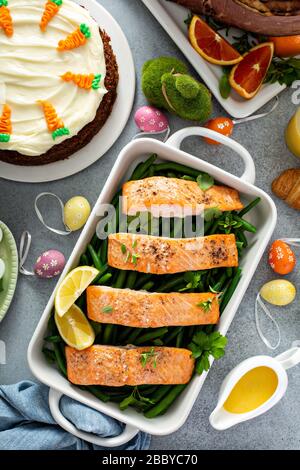 Saumon et haricots verts pour Pâques Banque D'Images