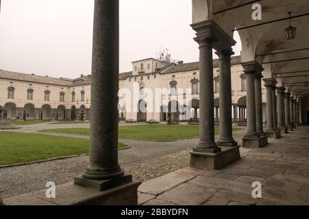 Vue générale du complexe religieux d'Oropa dans la région du Piémont en Italie Banque D'Images