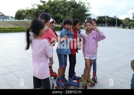 Enfants sur Patin Banque D'Images