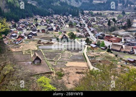 Village du Japon. Shirakawa-Go village traditionnel au Japon. Banque D'Images