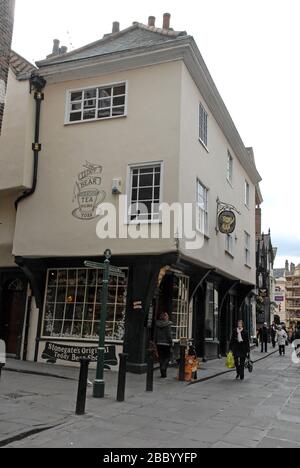 The Tea Room Tea Tea Room à Stonegate, une rue commerçante médiévale, dans le quartier historique de York dans le Yorkshire, en Angleterre. Banque D'Images