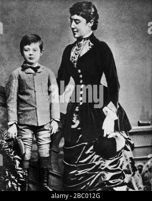 Winston Churchill avait 5 ans avec sa tante Lady Leonie Leslie, sœur de Lady Randolph Churchill. Dublin, Irlande, 1879 Banque D'Images