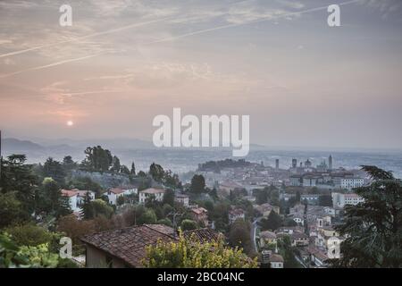 Image du stock de Bergame dans la région de Lombardie en Italie près de Milan prise avant l'éclosion de Coronavirus. Banque D'Images
